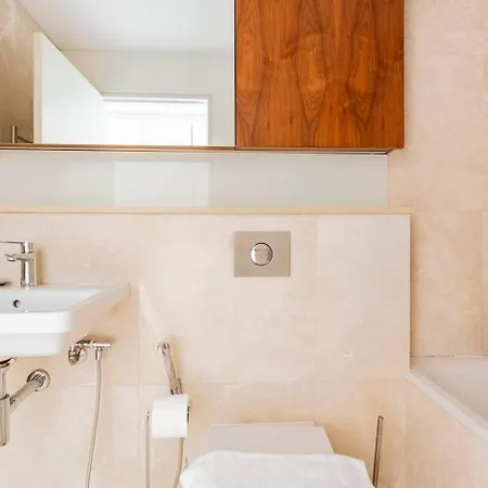 Central London - 2 Beds - Sleeps 4 - Lift Exterior photo